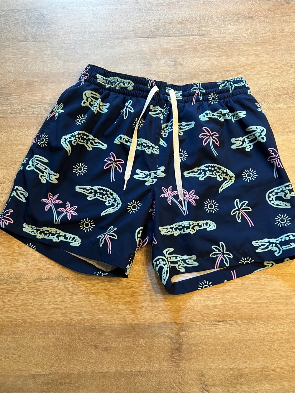 chubbies men's medium swim trunks NWOT 5.5 in inseam